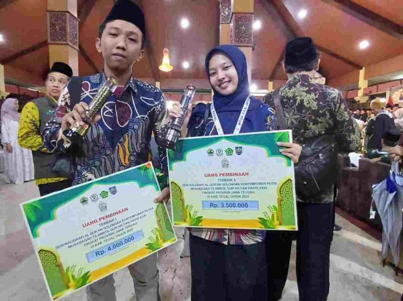 Abdul Halim, pemuda asal Desa Sekartejo, Kecamatan Pituruh, berhasil menyabet Juara 1 Kaligrafi Kontemporer Putra dalam ajang Musabaqah Tilawatil Qur’an dan Hadits (MTQH) ke-XXXI Tingkat Provinsi Jawa Tengah.