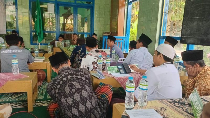 Forum Bahtsul Masail yang digelar oleh LBM PCNU Kabupaten Purworejo di Masjid Jami’ Al-Ikhlas, Desa Kalikutes, Kecamatan Pituruh.