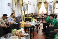 Bupati Purworejo, Yuli Hastuti saat menerima langsung rombongan GP Ansor di Rumah Dinas Bupati.