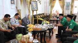 Bupati Purworejo, Yuli Hastuti saat menerima langsung rombongan GP Ansor di Rumah Dinas Bupati.