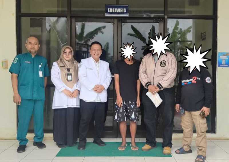 RSUD dr. Tjitrowardojo Purworejo menggelar kegiatan serah terima pasien atas nama A kepada pihak keluarga, Rabu (3/12/2025).