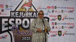 Bupati Purworejo, Yuli Hastuti saat membuka Kejurkab E-Sports Purworejo 2025 yang digelar di GOR Sarwo Edhie Wibowo, Minggu (7/12/2025).
