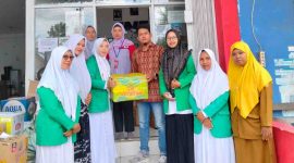 PC Fatayat NU Purworejo, mereka mengirimkan bantuan logistik bagi warga terdampak banjir bandang di Sumatera Barat, Sumatera Utara, dan Aceh.