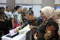 Bupati Yuli Hastuti dalam acara peluncuran dua layanan digital terbaru, yaitu Sistem Informasi Kompetensi dan Pengembangan Terintegrasi ASN (Sinergi ASN) dan Sarana Pendamping ASN (Sapa ASN).
