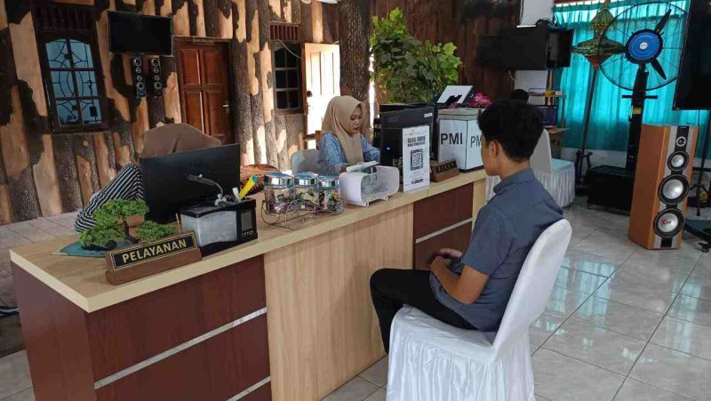 Suasana pelayanan di Desa Krandegan di Kabupaten Purworejo.