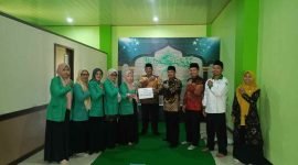 PC Fatayat NU Kabupaten Purworejo menyalurkan bantuan dana senilai Rp25.110.000 melalui Lembaga Amil Zakat, Infak, dan Sedekah Nahdlatul Ulama (LazisNU) PC NU Purworejo.