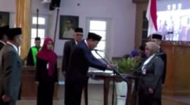 Bupati Purworejo Yuli Hastuti resmi melantik sejumlah pejabat tinggi pratama di lingkungan Pemerintah Kabupaten Purworejo. 