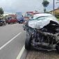 Kondisi mobil Avanza ringaek setelah terlibat kecelakaan di Jalan Purworejo-Kutoarjo.