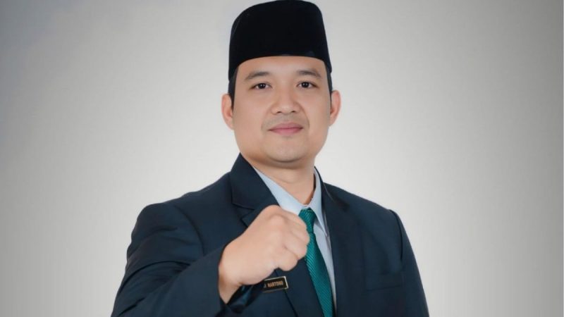 Rudi Hartono dari Fraksi Partai Kebangkitan Bangsa (PKB) sebagai calon pengganti Wakil Ketua DPRD Purworejo, menggantikan almarhum Fran Suharmaji.
