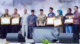 Penyerahan hadiah Lomba Desa Digital Tingkat Nasional 2025.