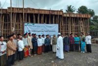 Donatur Arab Saudi tinjau pembangunan Masjid Nurul Huda di Tasikmadu, Pituruh, Purworejo.