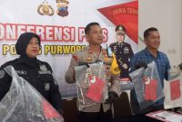 Pers rilis kasus percobaan pencurian dengan kekerasan yang berujung pada kematian seorang warga di Dusun Kalongan, Desa Mudalrejo, Kecamatan Loano, Kabupaten Purworejo.