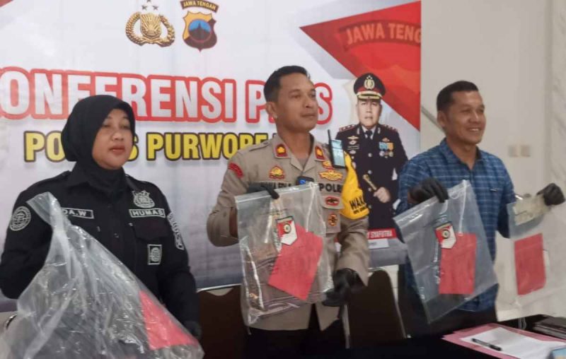 Pers rilis kasus percobaan pencurian dengan kekerasan yang berujung pada kematian seorang warga di Dusun Kalongan, Desa Mudalrejo, Kecamatan Loano, Kabupaten Purworejo.