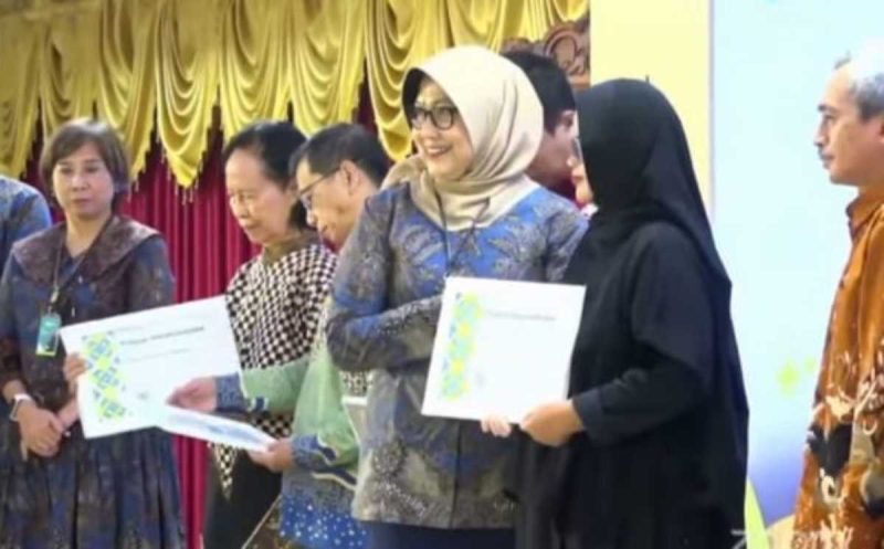 Yayasan Embun Surga Purworejo meraih penghargaan sebagai organisasi pengantar pasien terbanyak dalam puncak peringatan Hari Ulang Tahun (HUT) ke-44 RSUP Dr Sardjito, Yogyakarta.