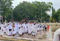 Kantor Urusan Agama (KUA) Kutoarjo menggelar kegiatan manasik haji di sejumlah area Perpustakaan Daerah Purworejo.