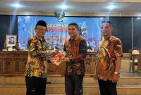 Peluncuran buku bertajuk 'Sinergitas Pembangunan Purworejo: Kado Pemikiran untuk Hari Jadi ke-195' di Ruang Arahiwang, Kantor Sekretariat Daerah Purworejo, Sabtu (14/2/2026).