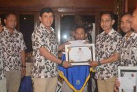 Wartawan Purworejo Ekspres, Eko Sutopo, mengharumkan nama Persatuan Wartawan Indonesia (PWI) Kabupaten Purworejo setelah meraih Juara 1 dalam Lomba Jurnalistik Kategori Penulisan Feature tingkat Provinsi Jawa Tengah.