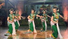 Pemerintah Kabupaten Purworejo menggelar prosesi sakral bertajuk Pengetan Jumenengan sebagai puncak peringatan Hari Jadi ke-195 kabupaten setempat.