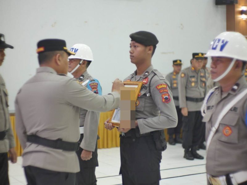 Upacara Pemberhentian Tidak Dengan Hormat (PTDH) secara resmi dilaksanakan terhadap Bripka TW, anggota Satuan Samapta (Satsamapta) Polres Purworejo, pada Jumat (27/02/2026).