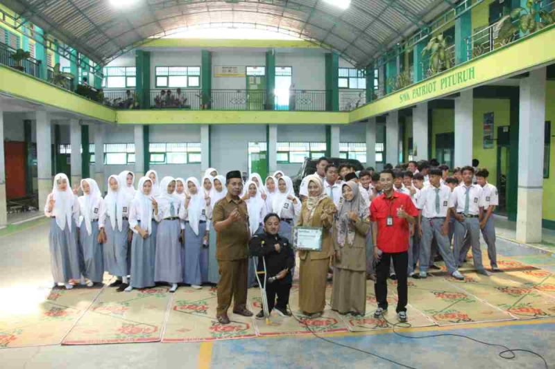 Pelatihan jurnalistik Pituruh News bagi para siswa di Aula SMK Patriot Pituruh pada Senin (9/3/2026).