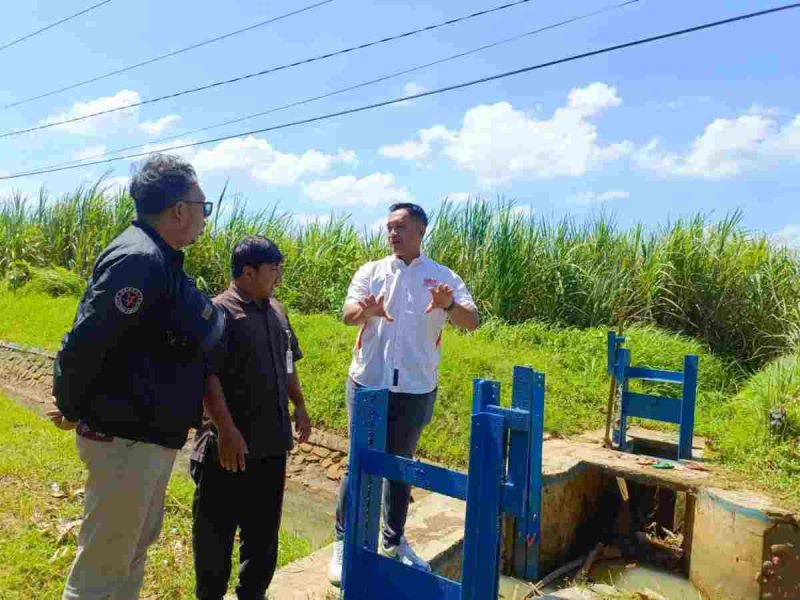 Wakil Ketua DPRD Kabupaten Purworejo, Rudi Hartono, meninjau langsung kondisi infrastruktur pertanian di Desa Sambeng, Kecamatan Bayan.