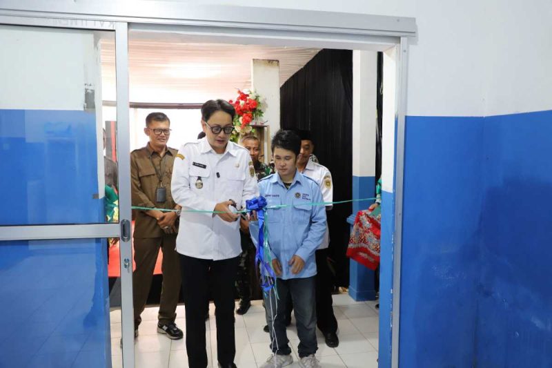 Wakil Bupati Purworejo, Dion Agasi S. meresmikan SPPG Kaligono.