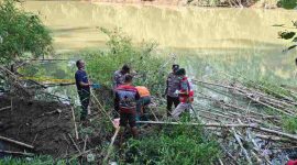 Tim gabungan yang terdiri dari Inafis Polres Purworejo, Polsek Bagelen, Koramil, dan relawan langsung menangani lokasi penemuan dengan sigap.