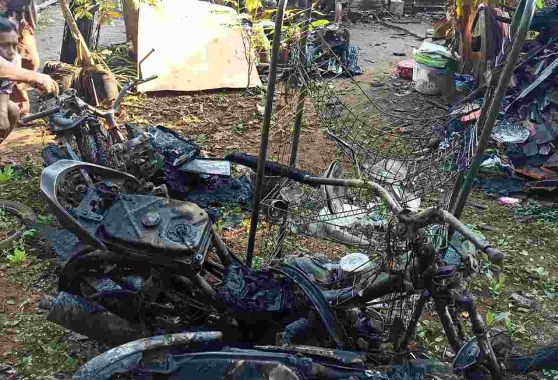 Kondisi 3 motor yang hangus terbakar di Kemiri, Purworejo.