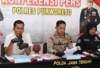 Wakapolres Purworejo, Kompol Nana Edi Sugito saat konferensi pers.