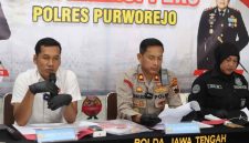 Wakapolres Purworejo, Kompol Nana Edi Sugito saat konferensi pers.