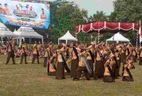Penampilan Tari Cing Po Ling Purworejo menjadi pusat perhatian utama saat upacara pembukaan berlangsung.