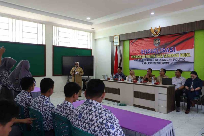 Acara Pendidikan Politik Purworejo bagi generasi muda di Aula SMA Negeri 5 Purworejo, Kecamatan Loano, pada Selasa lalu.