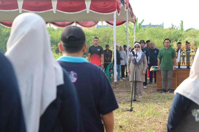 Bupati Yuli Hastuti sat memimpin langsung Apel Peringatan tingkat kabupaten Purworejo.