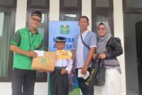 Program khitanan massal BMT Binamas gratis bagi anak-anak.