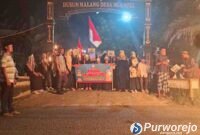 Ratusan santri dan warga Desa Ngampel sukses menggelar Pawai Obor Tahun Baru Islam 1448 H.