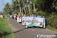 Ratusan peserta dari Perguruan Muhammadiyah Bayan mengikuti pawai Semarak Tahun Baru Hijriah 1448 H