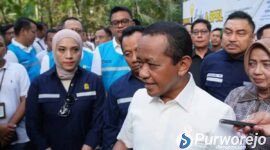 Menteri ESDM, Bahlil Lahadia saat menemui masyarakat Purworejo.