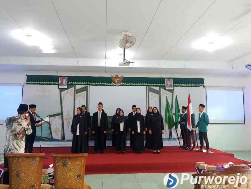 Pelantikan pengurus Himpunan Mahasiswa (HIMAWA) Stainu Purworejo.
