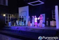 Komunitas Teater Purworejo sukses menghadirkan pertunjukan seni drama yang memukau penonton.