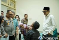 Wabup Dion Agasi S. meninjau perasaan operasi bibir sumbing yang digelar Polres Purworejo.