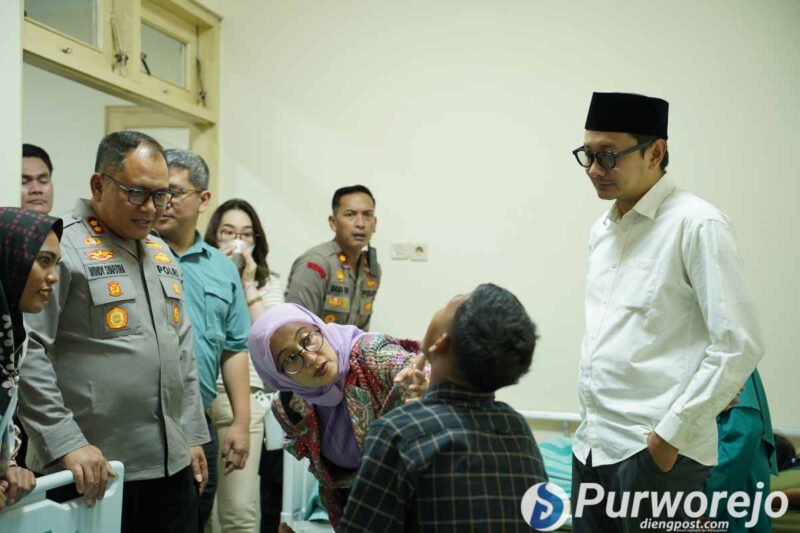 Wabup Dion Agasi S. meninjau perasaan operasi bibir sumbing yang digelar Polres Purworejo.