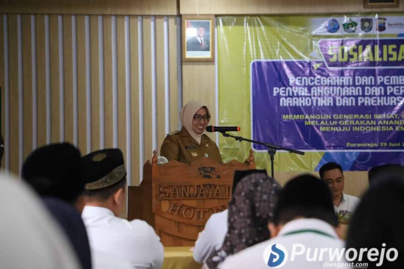 Bupati Purworejo Yuli Hastuti saat membuka Sosialisasi Pencegahan dan Pemberantasan Penyalahgunaan dan Peredaran Gelap Narkotika.