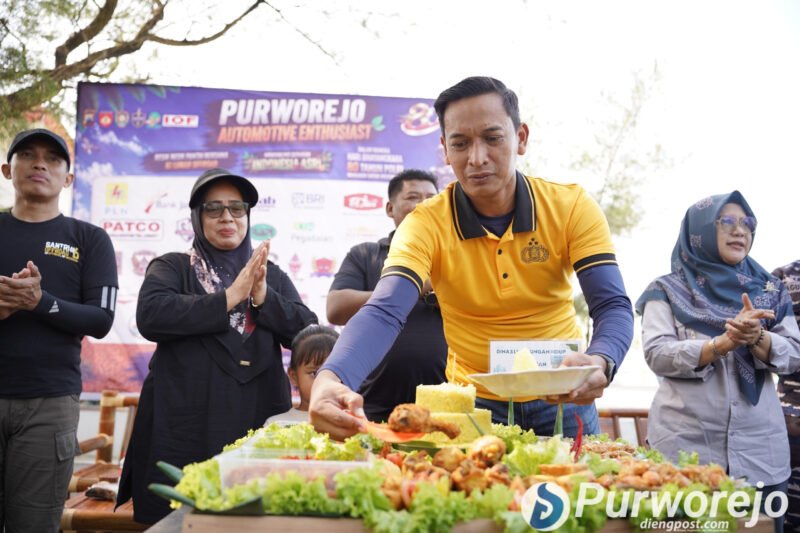 HUT Polri ke-80 Diwarnai Aksi Peduli Lingkungan, Seribu Relawan Bersihkan Pantai Dewaruci