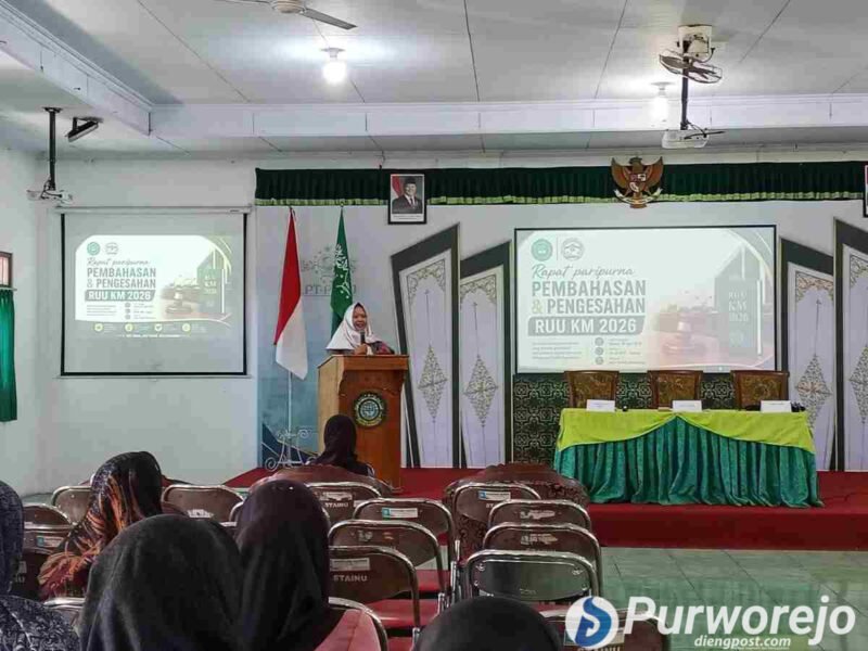 Senat Mahasiswa (SEMA) STAINU Purworejo menggelar rapat paripurna pengesahan RUU pertama dalam sejarah organisasinya.
