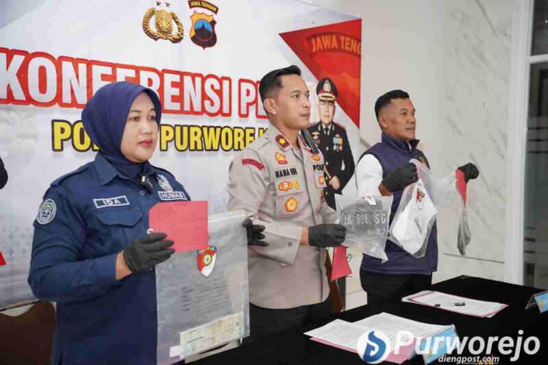 Polres Purworejo menggelar pers rilis kasus curanmor Masjid Agung Darul Muttaqin Kelurahan Sindurjan.