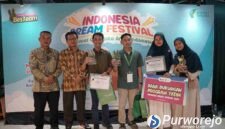 Pendiri Warung Sembako Gratis untuk Anak Yatim, Yan Budi Nugroho, berhasil meraih penghargaan BesTeam Award 2026.
