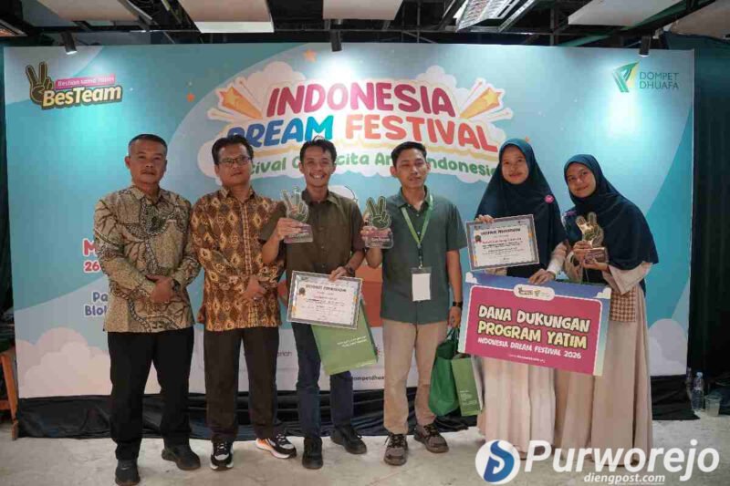 Pendiri Warung Sembako Gratis untuk Anak Yatim, Yan Budi Nugroho, berhasil meraih penghargaan BesTeam Award 2026.