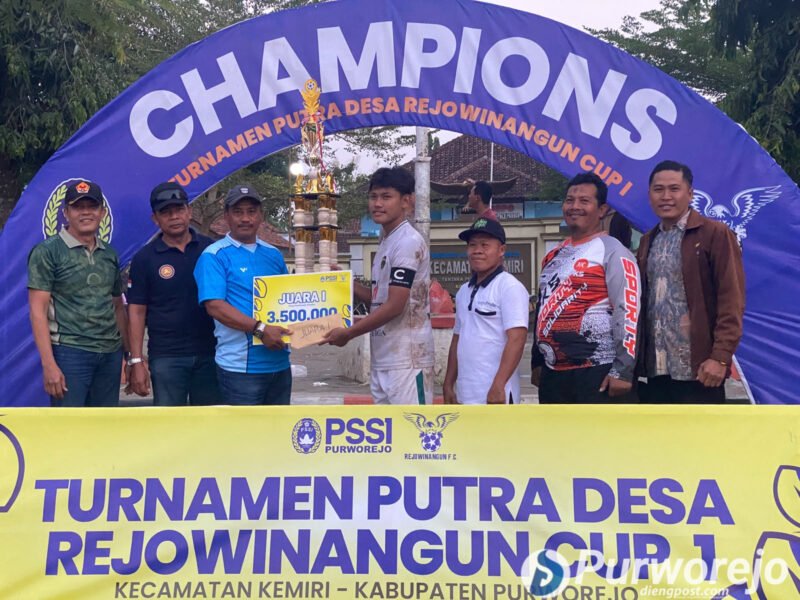 Tim sepak bola Putra Candi sukses keluar sebagai juara Rejowinangun Cup 1.