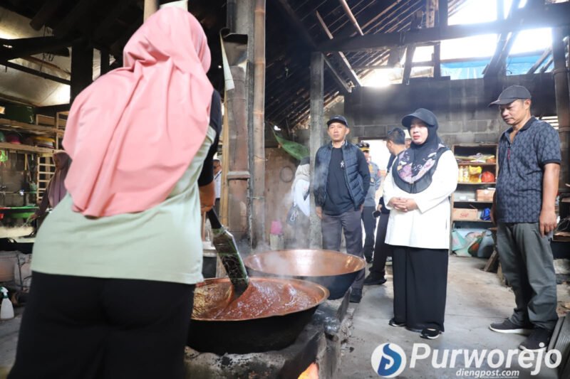 Bupati Purworejo, Yuli Hastuti saat aksi Explore Bener Super pada Selasa (14/07/2026).
