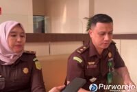 Kasi Pidsus Kejari Purworejo Rizky Ika Pratiwi saat memberikan penjelasan resmi